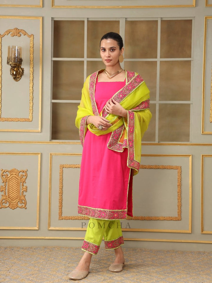 SAADGI GULABI LACE PINK STRAIGHT SUIT SET - Pomcha Jaipur