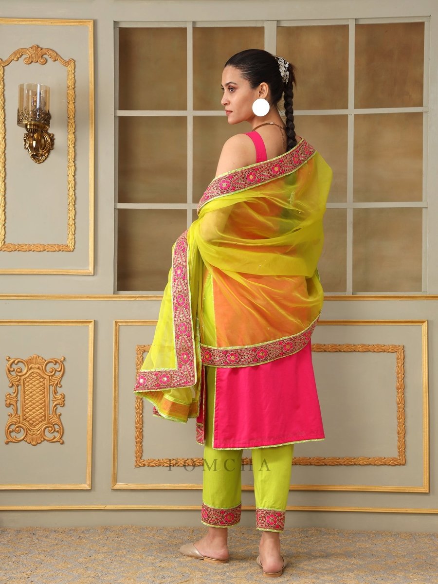 SAADGI GULABI LACE PINK STRAIGHT SUIT SET - Pomcha Jaipur