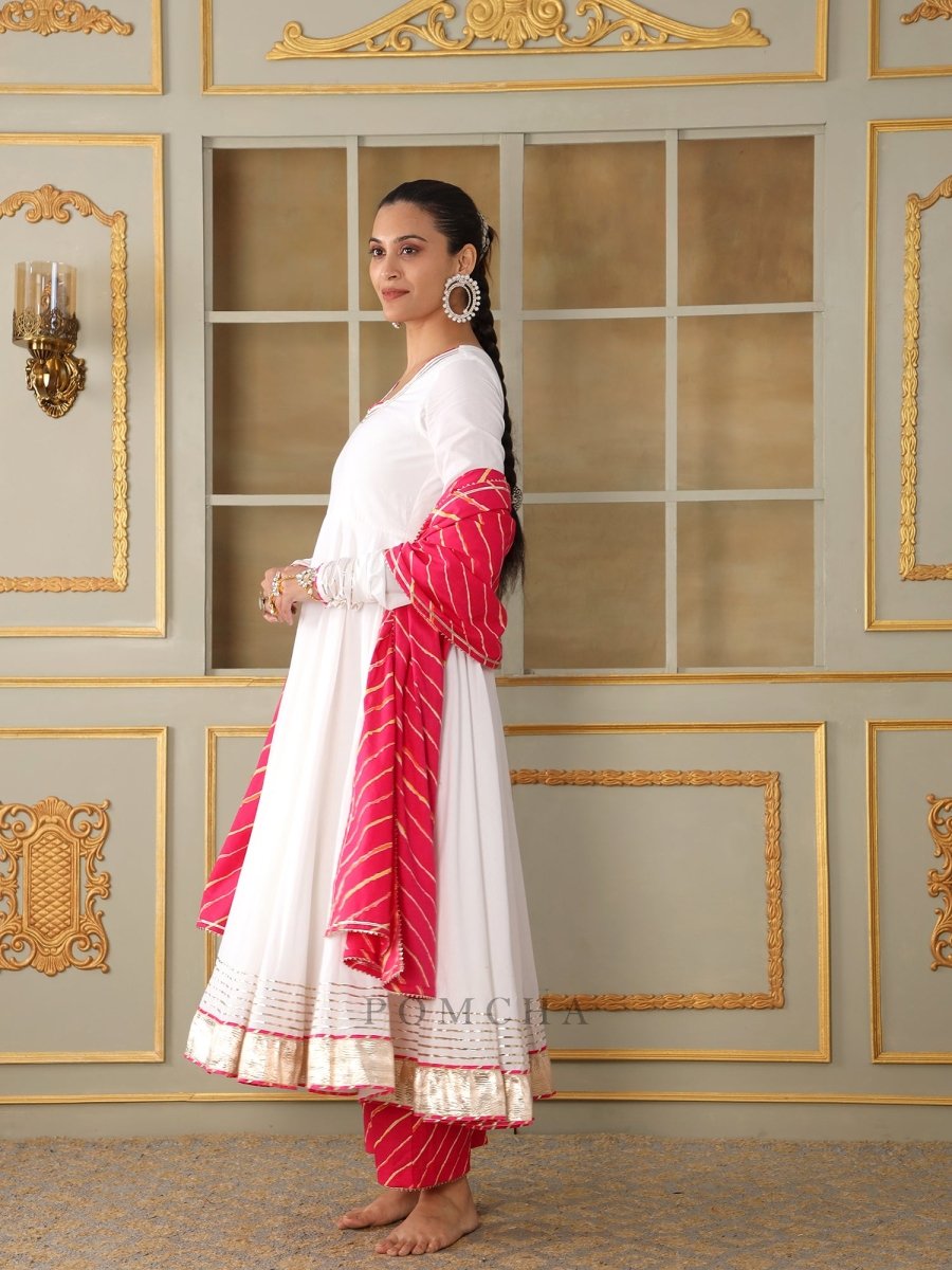SAADGI PINK LEHERIYA WHITE ANARKALI SET - Pomcha Jaipur
