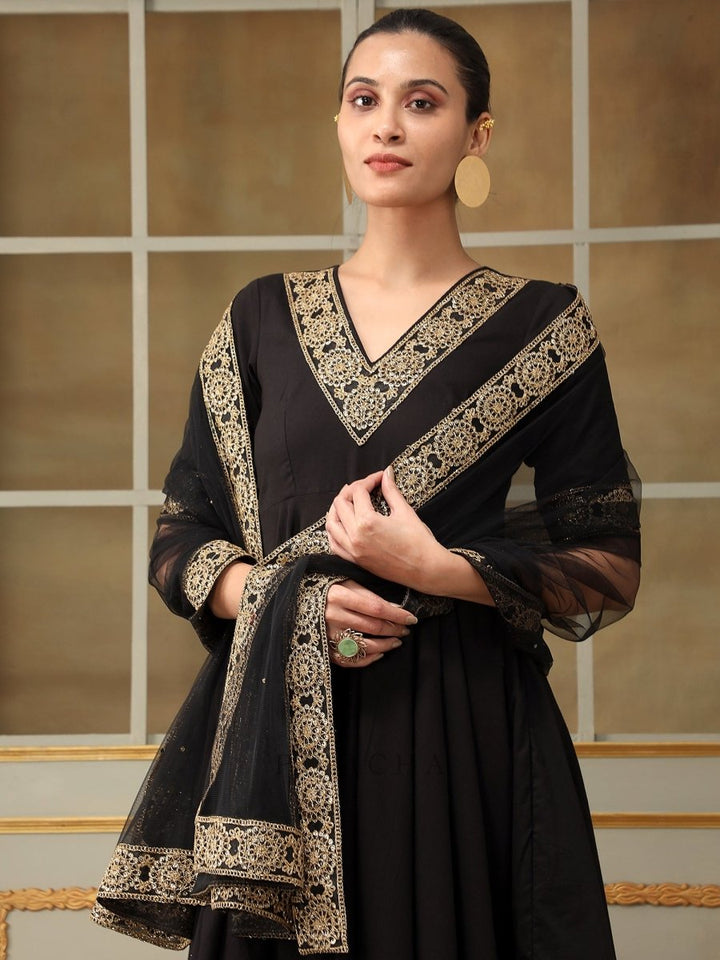 SAADGI SUNHERI LACE BLACK ANARKALI SET - Pomcha Jaipur