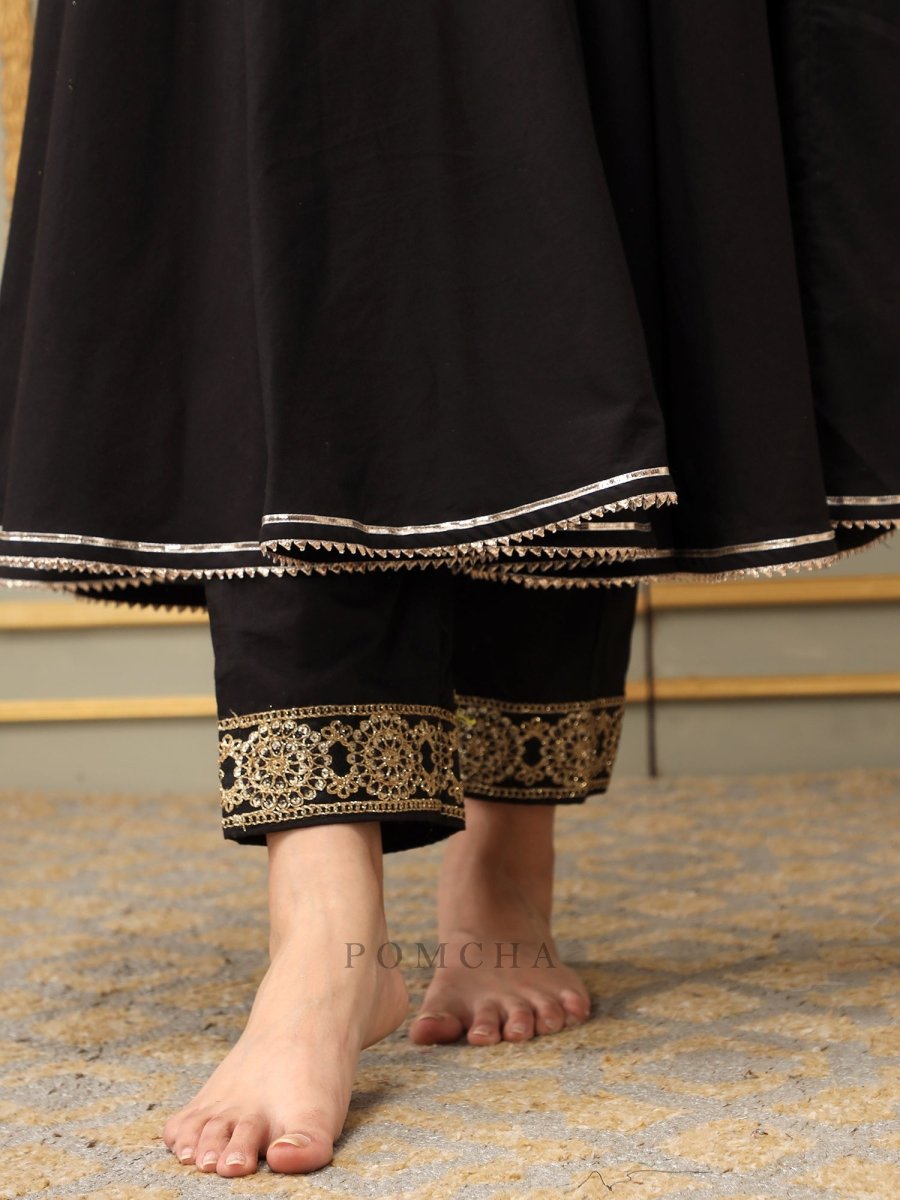 SAADGI SUNHERI LACE BLACK ANARKALI SET - Pomcha Jaipur