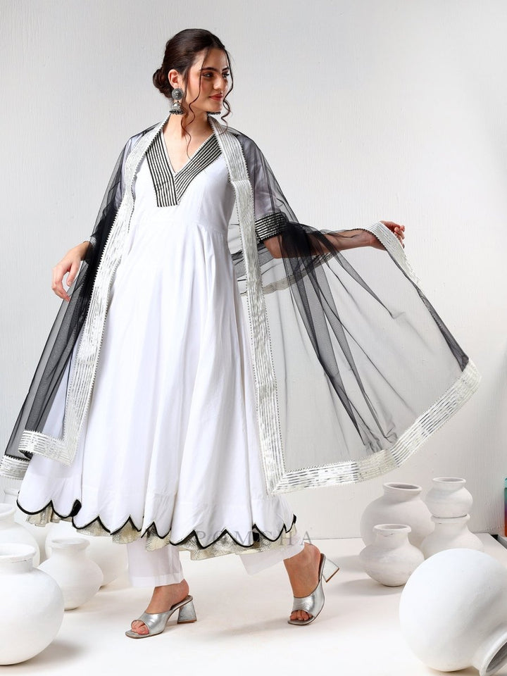 SADABHAR WHITE AND BLACK COTTON ANARKALI SET - Pomcha Jaipur