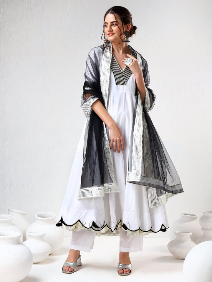 SADABHAR WHITE AND BLACK COTTON ANARKALI SET - Pomcha Jaipur