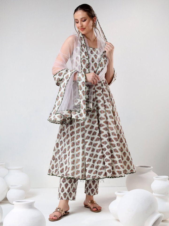 SADABHAR WHITE HAND BLOCK PRINT COTTON ANARKALI SET - Pomcha Jaipur
