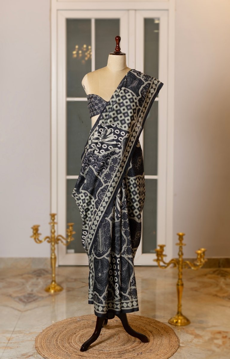 SOOT RAAG INDIGO BLUE MULCOTTON SAREE WITH BLOUSE PIECE - Pomcha Jaipur