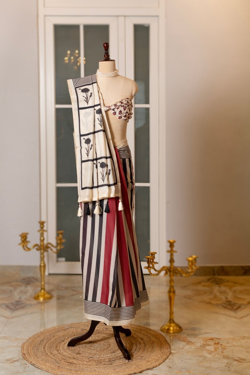 SOOT RAAG STRIPE SYMPHONY MUL COTTON SAREE WITH COTTON BLOUSE PIECE - Pomcha Jaipur
