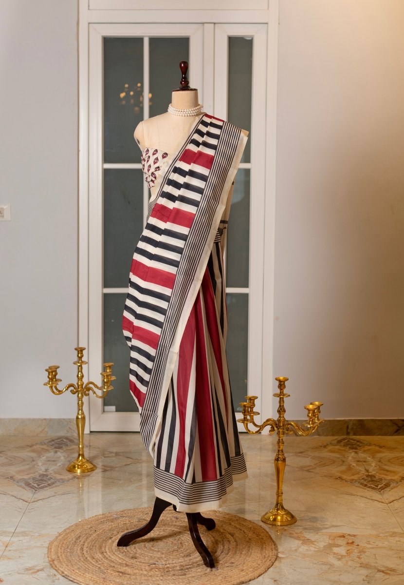 SOOT RAAG STRIPE SYMPHONY MUL COTTON SAREE WITH COTTON BLOUSE PIECE - Pomcha Jaipur