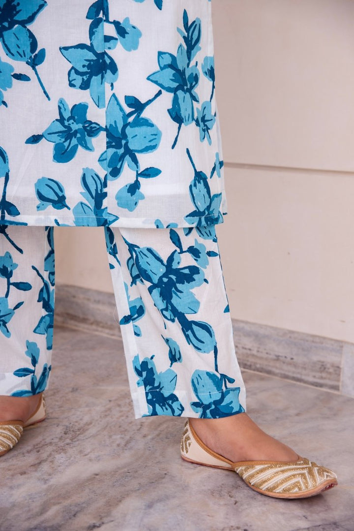 SUNHARI BLUE LILLY SLEEVELESS COTTON CO - ORD SET - Pomcha Jaipur