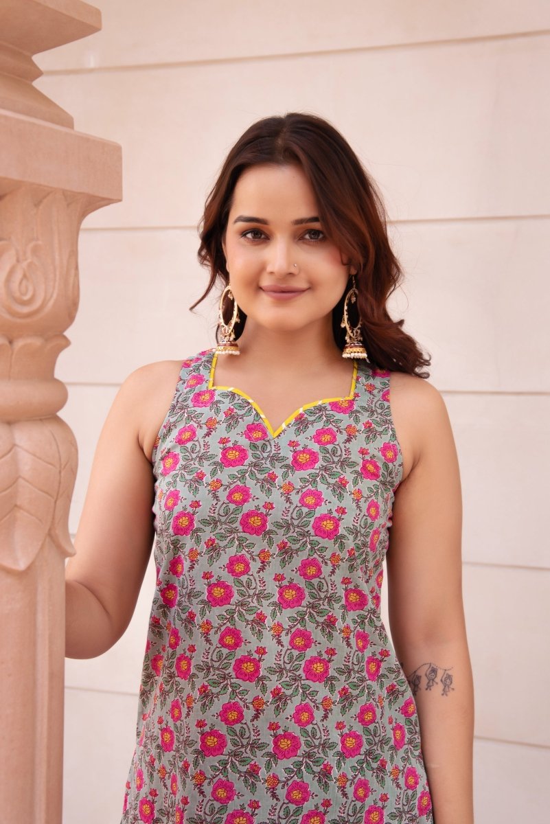 SUNHARI GREY PINK PHOOL JAAL COTTON HAND BLOCK SUIT SET WITH SOFT NET DUPATTA - Pomcha Jaipur
