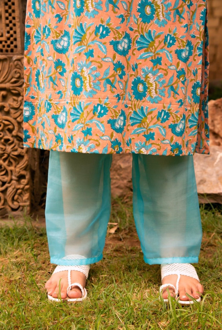 SUNHARI NEELA HAND BLOCK PRINT COTTON SUIT SET WITH ORGANZA DUPATTA - Pomcha Jaipur