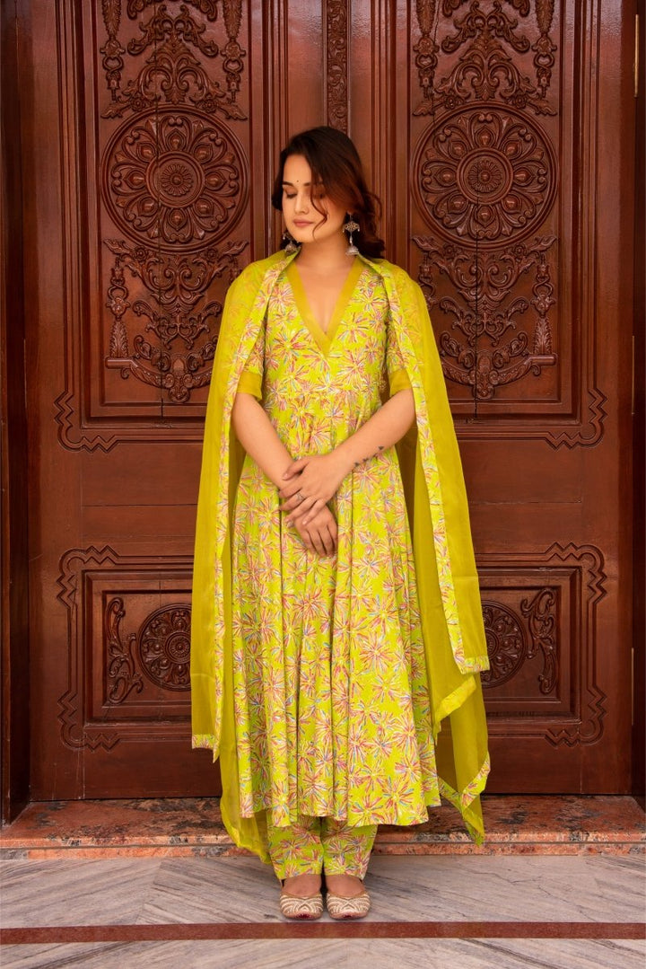 SUNHARI PASTEL GREEN HAND BLOCK PRINT ANARKALI WITH ORGANZA DUPATTA - Pomcha Jaipur