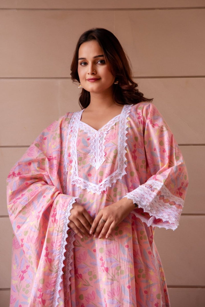 SUNHARI PEACH COTTON PRINTED LOOSE FIT SUIT SET WITH COTTON PRINTED DUPATTA - Pomcha Jaipur