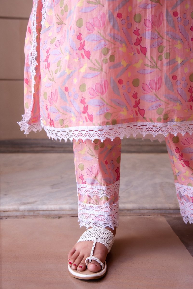 SUNHARI PEACH COTTON PRINTED LOOSE FIT SUIT SET WITH COTTON PRINTED DUPATTA - Pomcha Jaipur