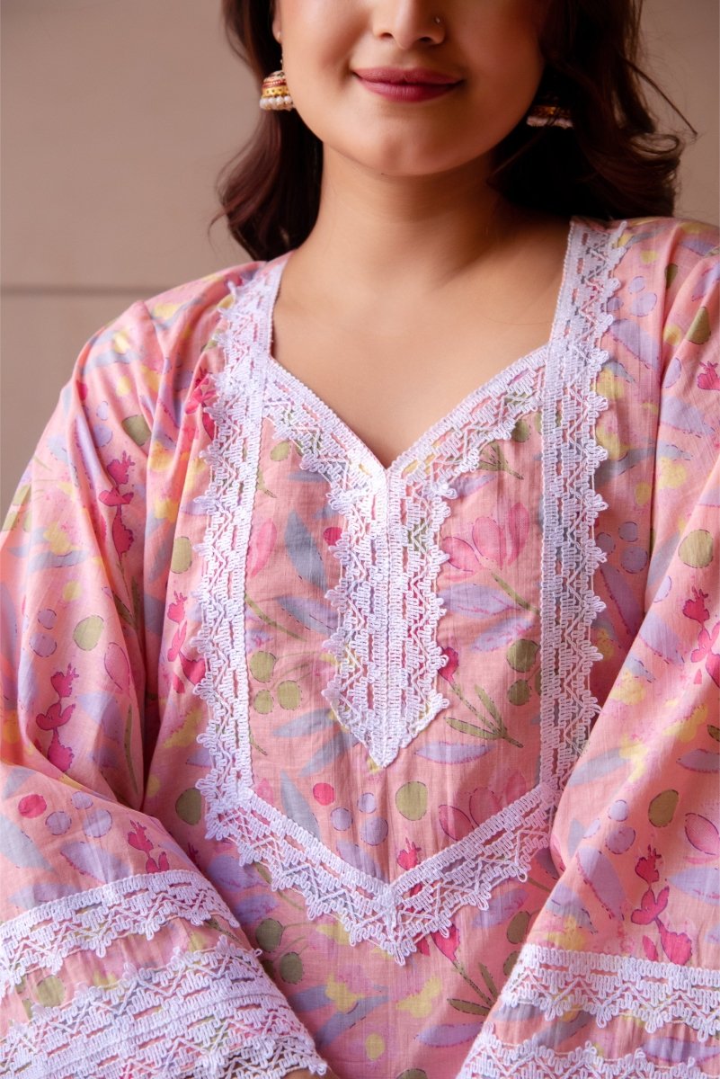 SUNHARI PEACH COTTON PRINTED LOOSE FIT SUIT SET WITH COTTON PRINTED DUPATTA - Pomcha Jaipur