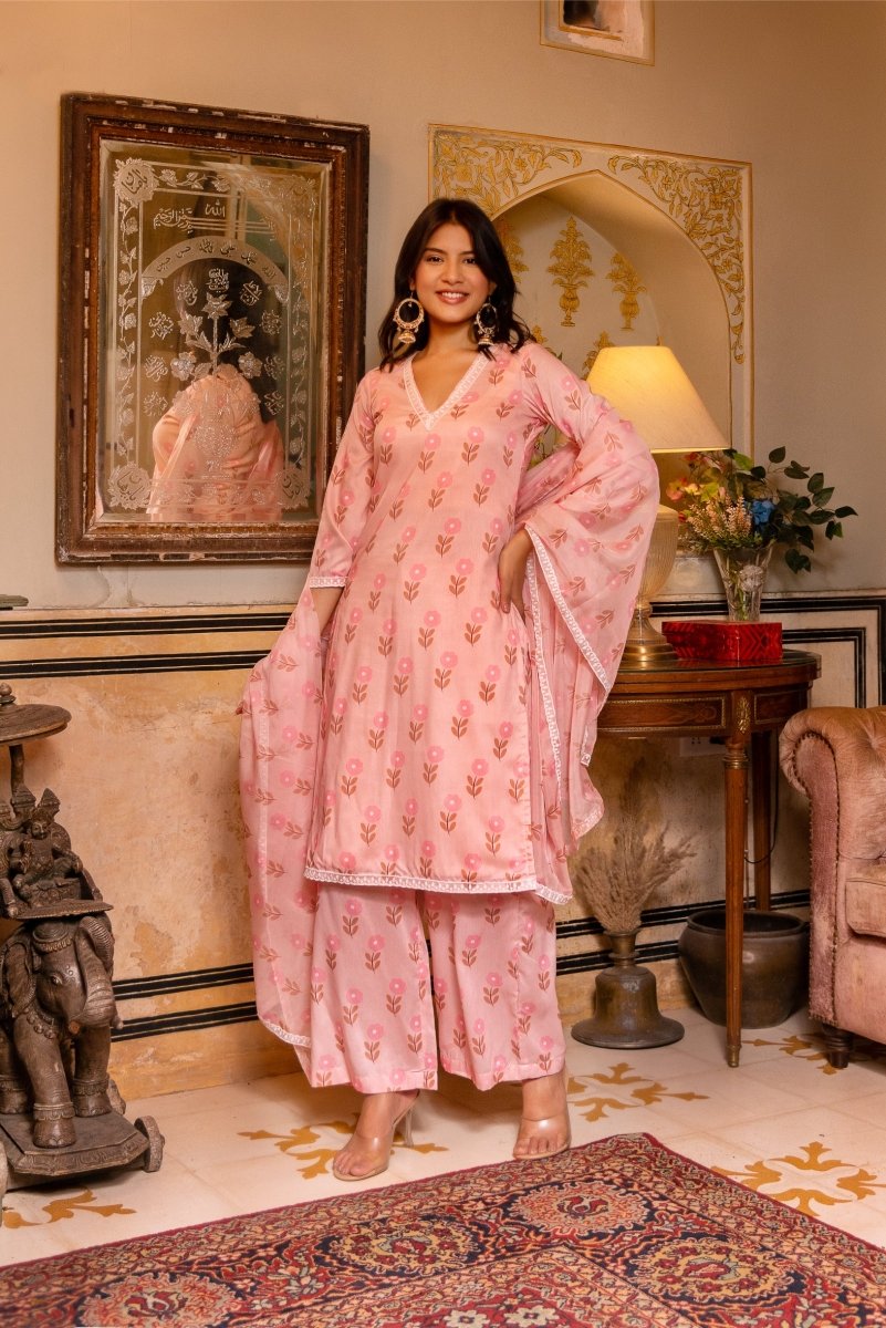 SUNHARI PEACH MUSLIN SILK PRINTED SUIT SET WITH ORGANZA DUPATTA - Pomcha Jaipur