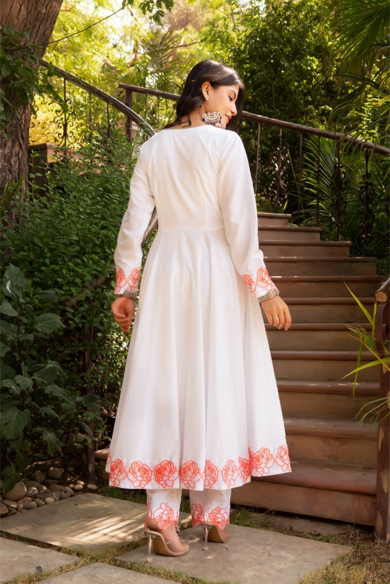 SUNHARI WHITE ORANGE PHOOL COTTON EMBROIDERED ANARKALI SET WITH ORGANZ