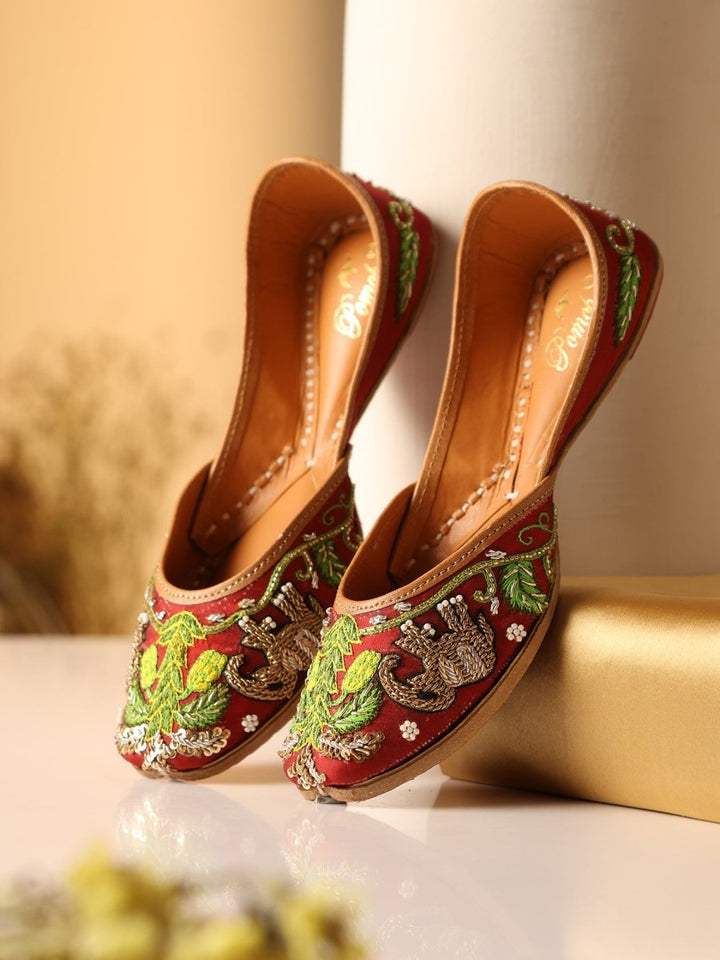 VERDANT GREEN MOJARI - Pomcha Jaipur