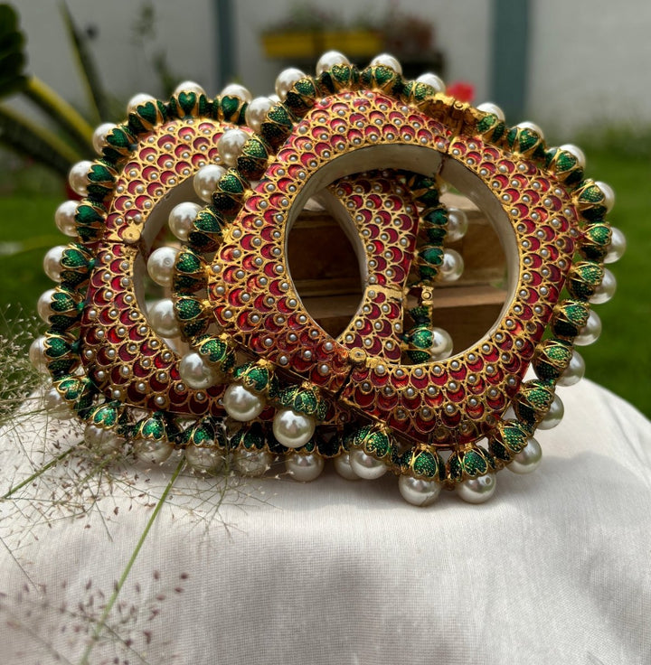 WHITE PEARL KUNDAN JADAU BANGLES - Pomcha Jaipur