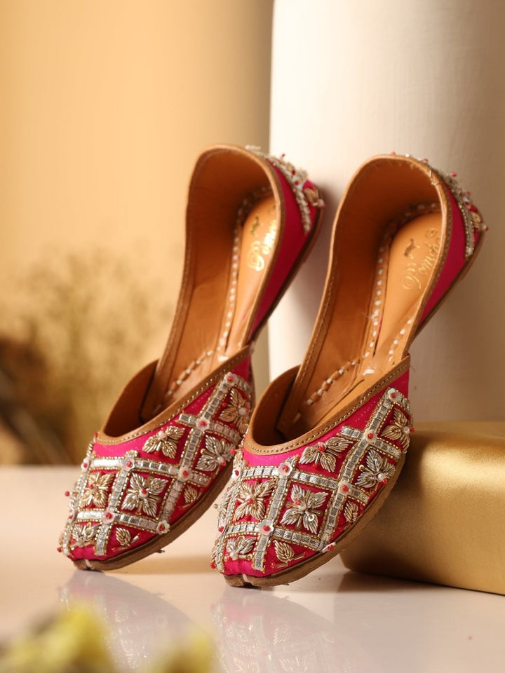 ZUBAIDA PINK GOTTA ZARDOZI MOJARI - Pomcha Jaipur