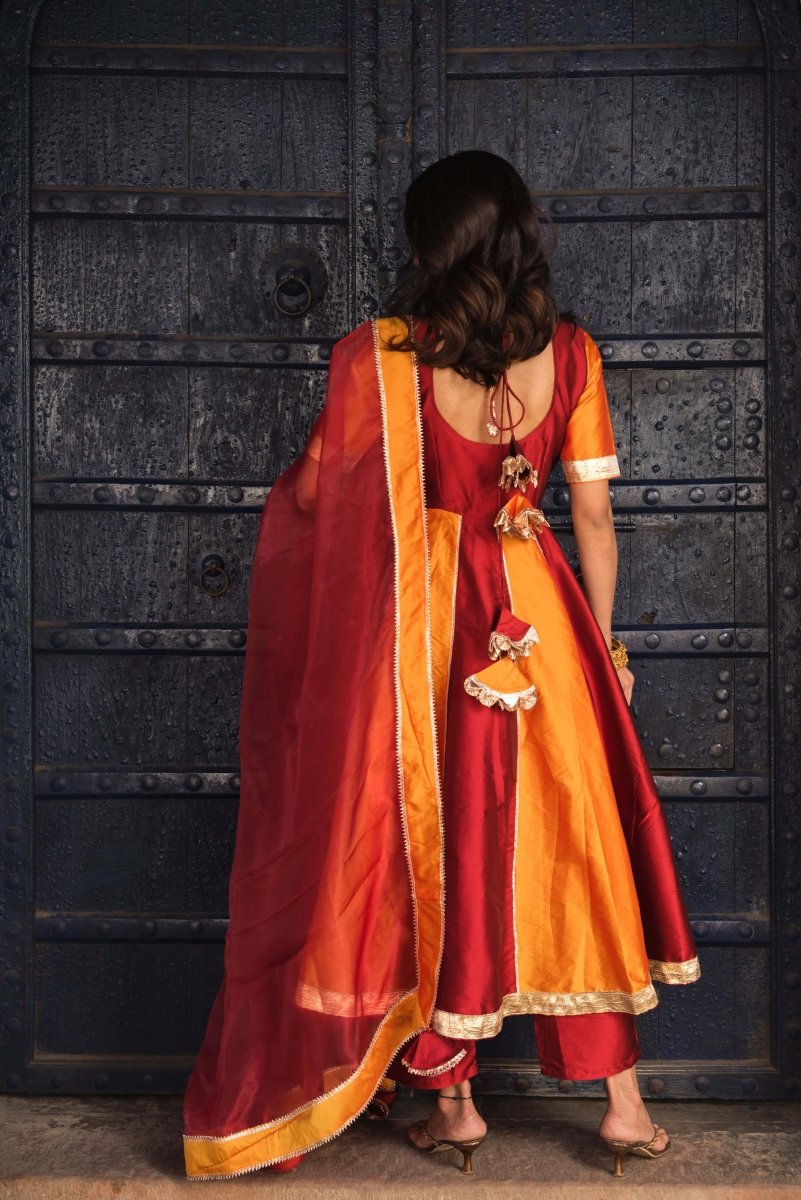 DOUBLE SHADE ORANGE AND MAROON TAFFETA SILK ANARKALI WITH ORGANZA DUPATTA SET - Pomcha Jaipur