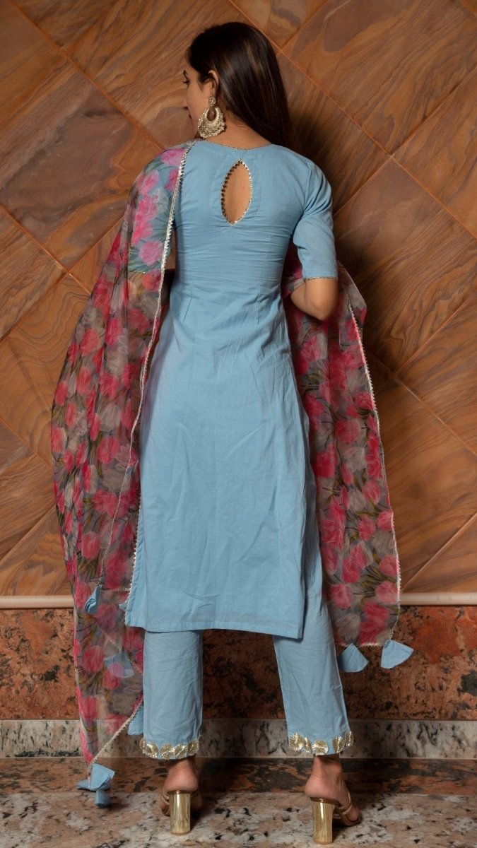 FIZA PURE COTTON SUIT SET WITH DIGITAL PRINT ORGANZA DUPATTA - Pomcha Jaipur