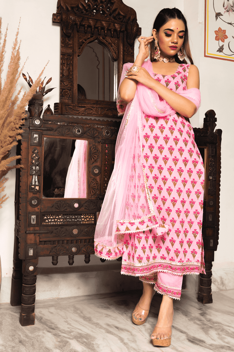 GULBAHAR PINK HAND BLOCK PRINT SUIT WITH SOFT NET LACE WORK DUPATTA SET - Pomcha Jaipur