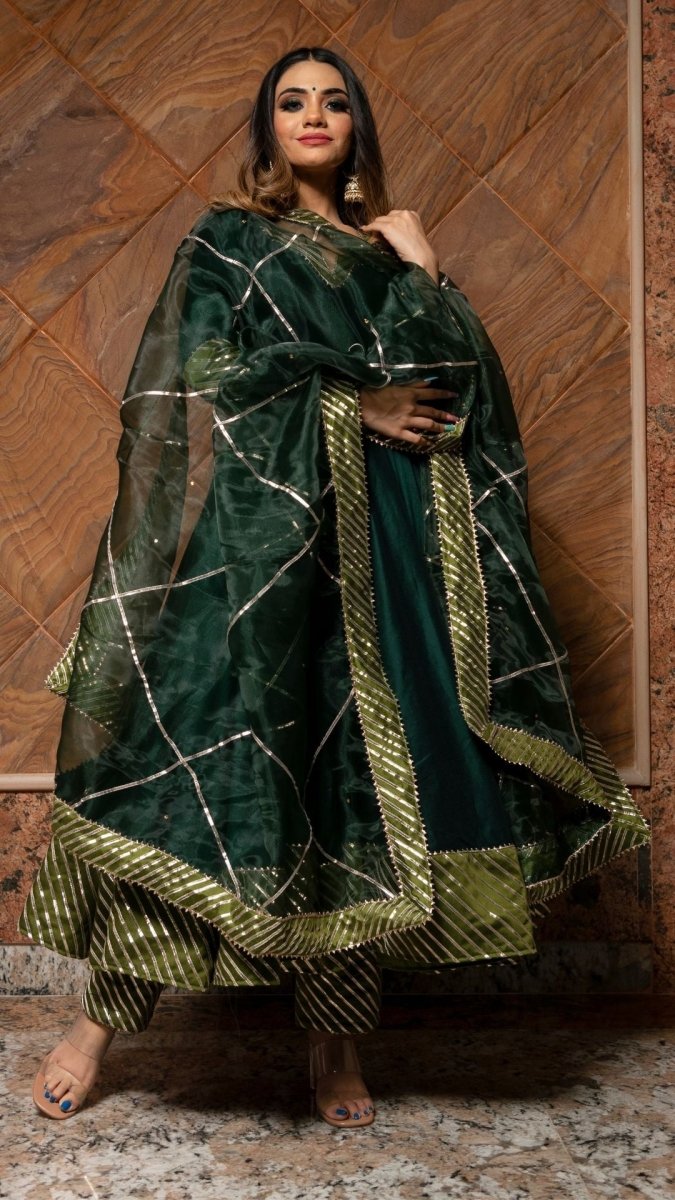 JANNAT DARK GREEN COTTON SILK ANARKALI WITH JAAL WORK ORGANZA DUPATTA SET - Pomcha Jaipur