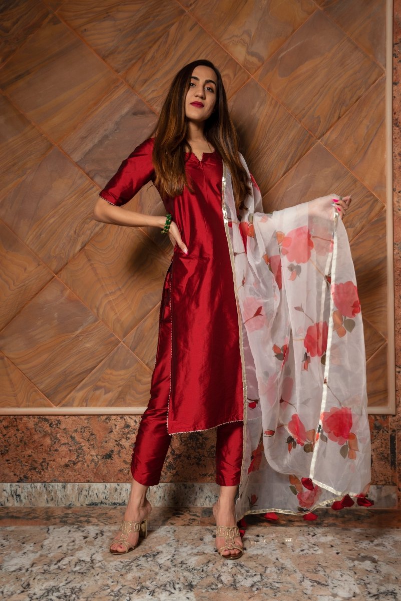 MAROON PHOOL TAFFETA SILK SUIT WITH DIGITAL PRINT ORGANZA DUPATTA SET - Pomcha Jaipur