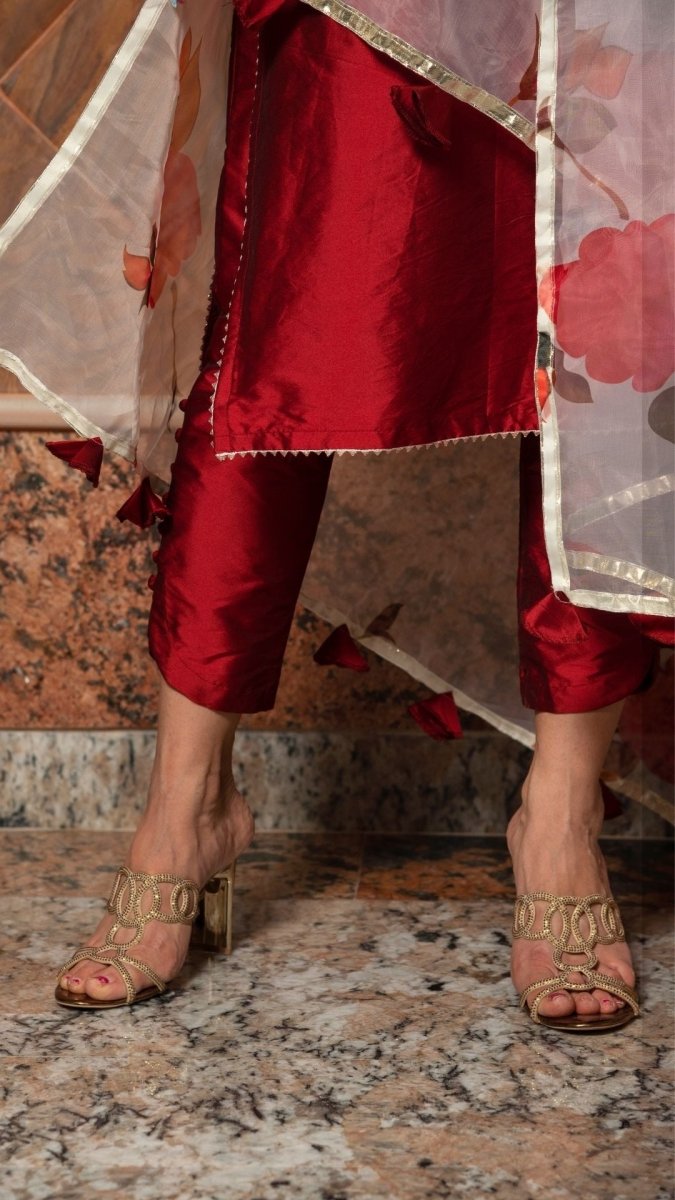 MAROON PHOOL TAFFETA SILK SUIT WITH DIGITAL PRINT ORGANZA DUPATTA SET - Pomcha Jaipur