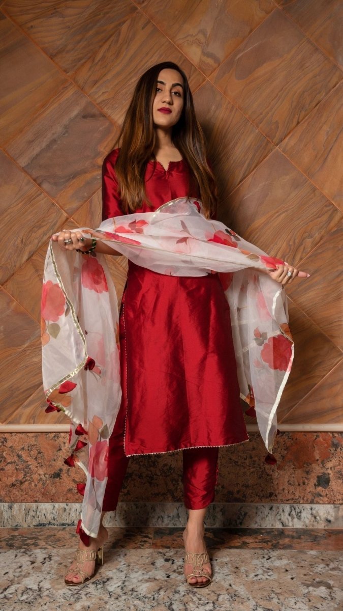 MAROON PHOOL TAFFETA SILK SUIT WITH DIGITAL PRINT ORGANZA DUPATTA SET - Pomcha Jaipur