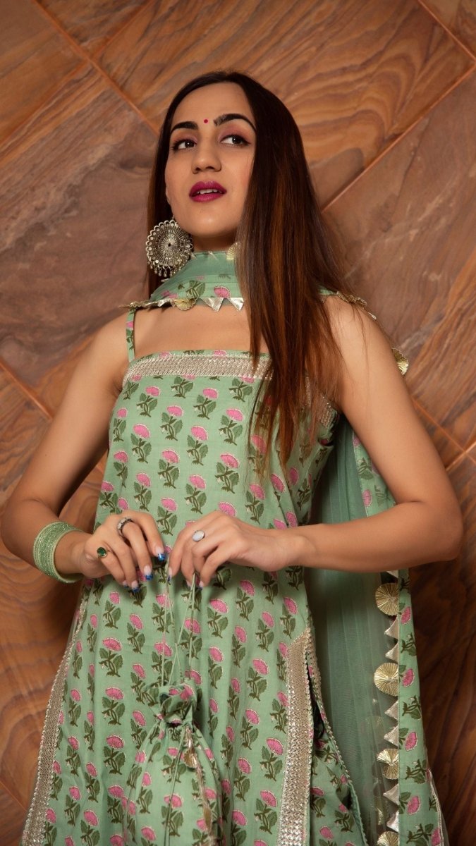 MISHIKA GREEN COTTON HAND BLOCK KURTA PANT SUIT SET WITH SOFT NET DUPATTA - Pomcha Jaipur