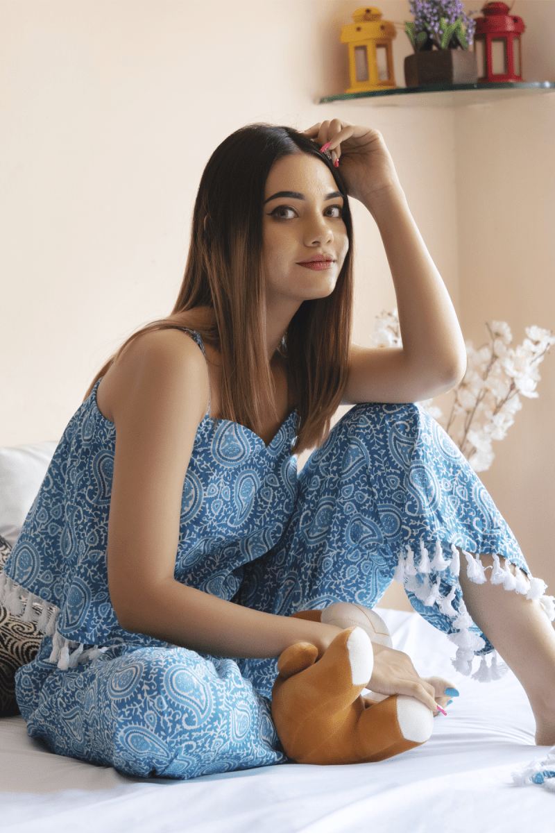 WHITE MOGRA HAND BLOCK NIGHT SET - Pomcha Jaipur