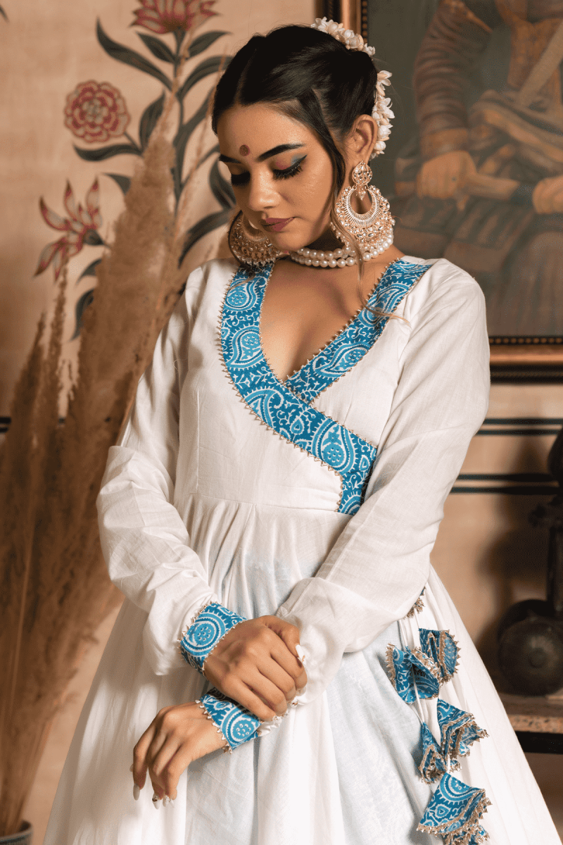 WHITE MOGRA PURE COTTON ANGRAKHA SET - Pomcha Jaipur