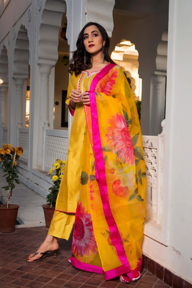 YELLOW COTTON SILK KURTA WITH DIGITAL PRINT ORGANZA DUPATTA SET - Pomcha Jaipur