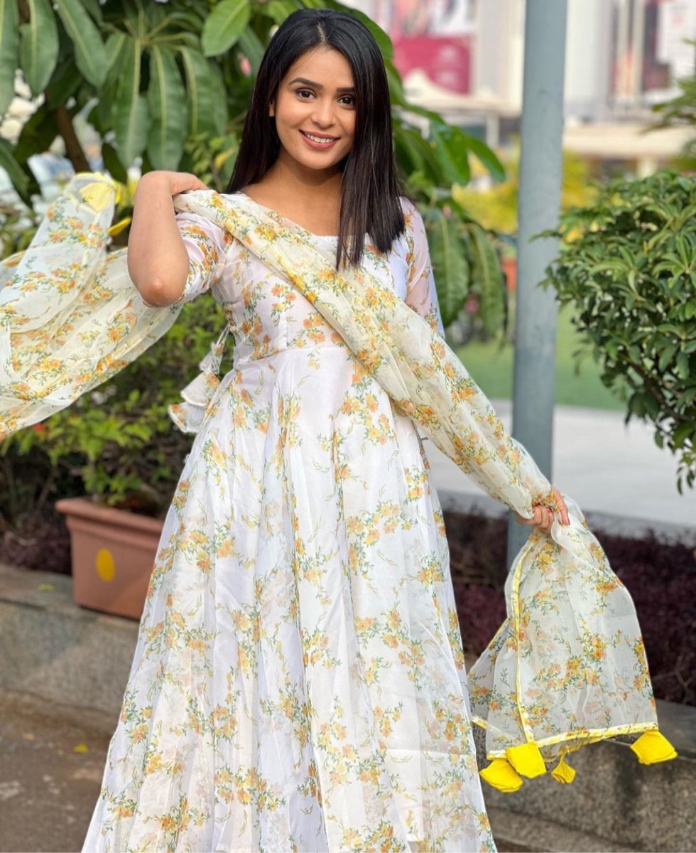 YELLOW PHOOL ORGANZA ANARKALI SET WITH ORGANZA DUPATTA - Pomcha Jaipur
