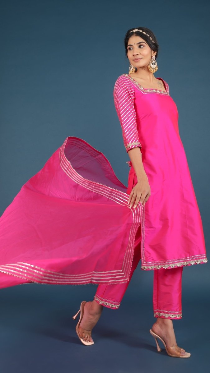 ZOYA PINK TAFFETA SILK SUIT SET - Pomcha Jaipur